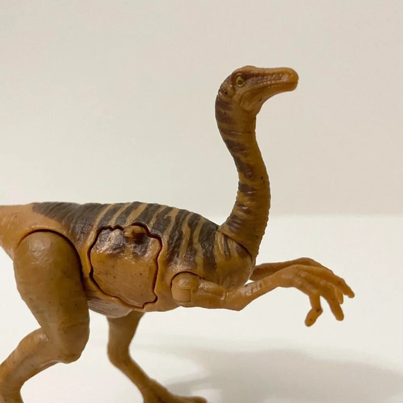 Jurassic World Battle Damage Dinosaur Action Figure - Picture 2 of 16
